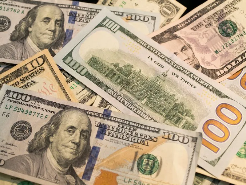 Dollar duy tr&igrave; gần đỉnh hai năm, đồng nh&acirc;n d&acirc;n tệ bị đe dọa